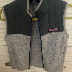 Vineyard Vines Gray Boy’s size M Vest